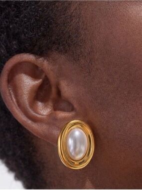 New! Classic Treasure Gold Pearl Earrings (2004) NWOT